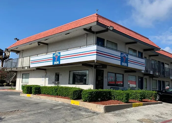 Super 7 Inn Dallas Near Duncanville
